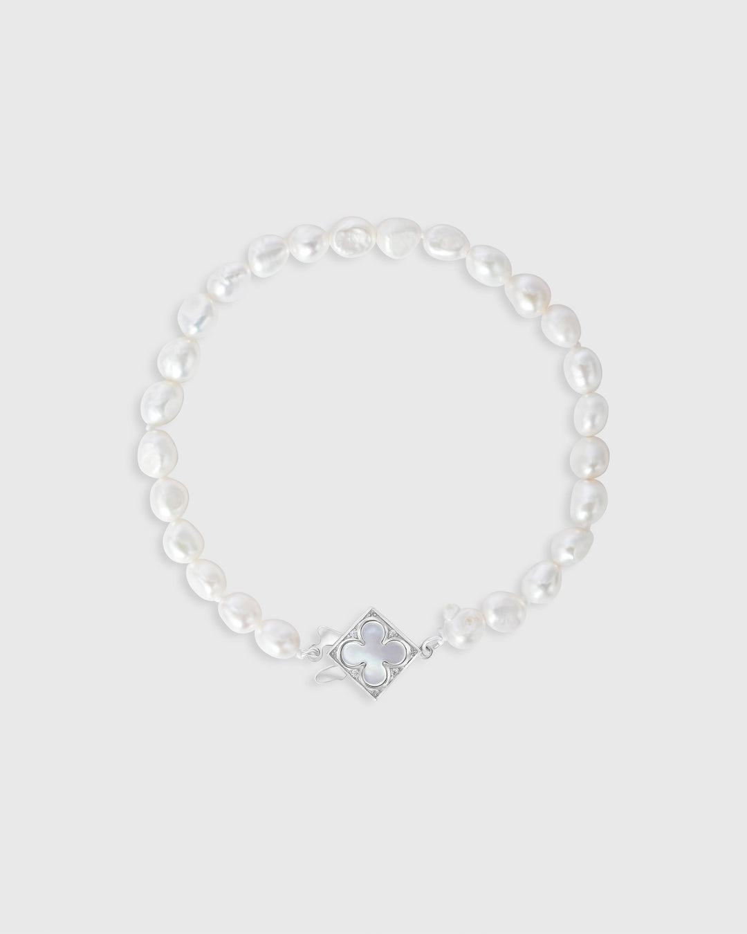 Lucky Clover Charm Pearl Bracelet