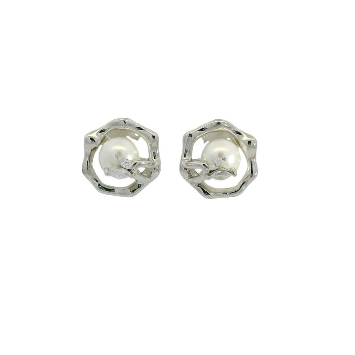 Stud Earrings with Round Pearl