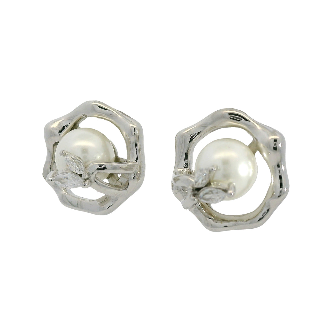 Stud Earrings with Round Pearl