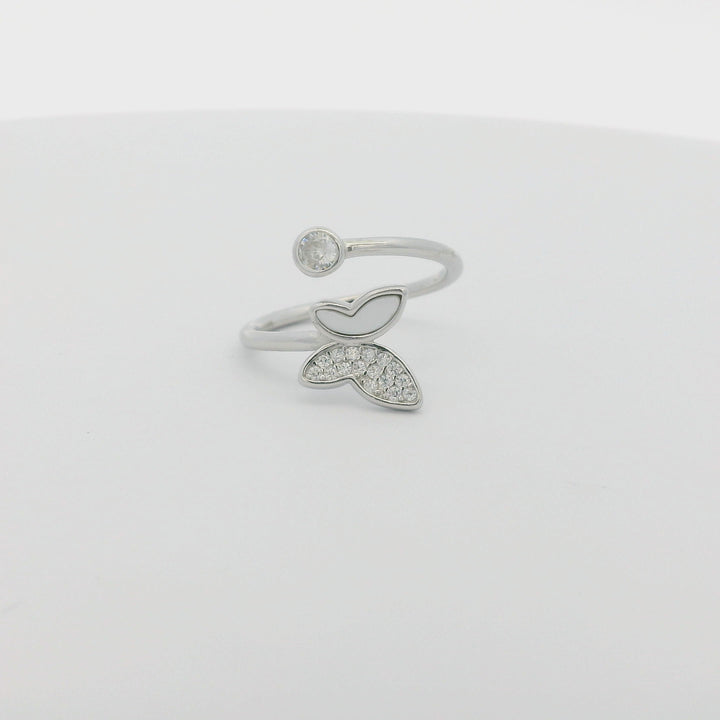 Shooting Butterfly Swirl Slim Ring