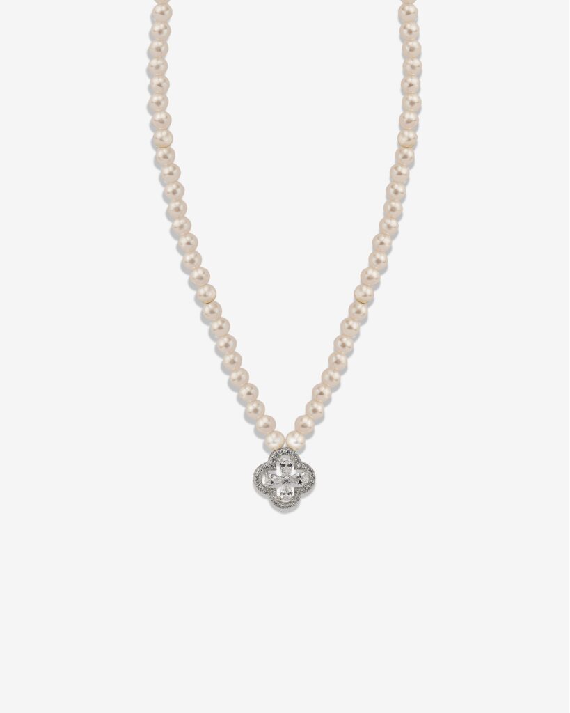 Dazzle Clover Charm Pearl Silver Edition Necklace