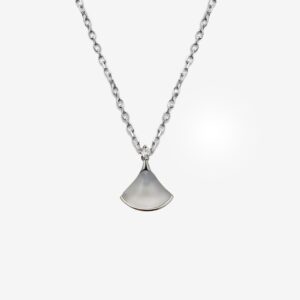Mother Pearl Fin Necklace