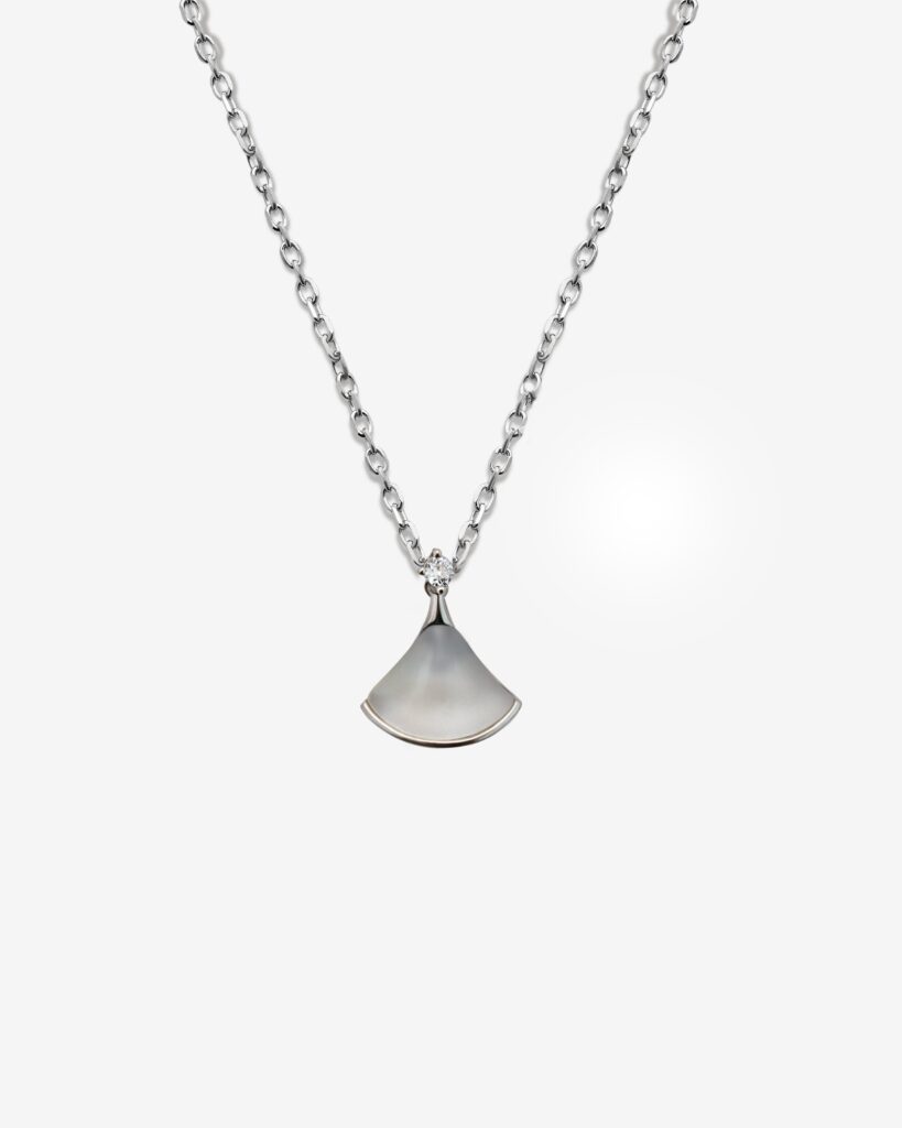 Mother Pearl Fin Necklace