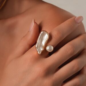 Mother Pearl Piece & Pearl 18K Gold Plated Ring
