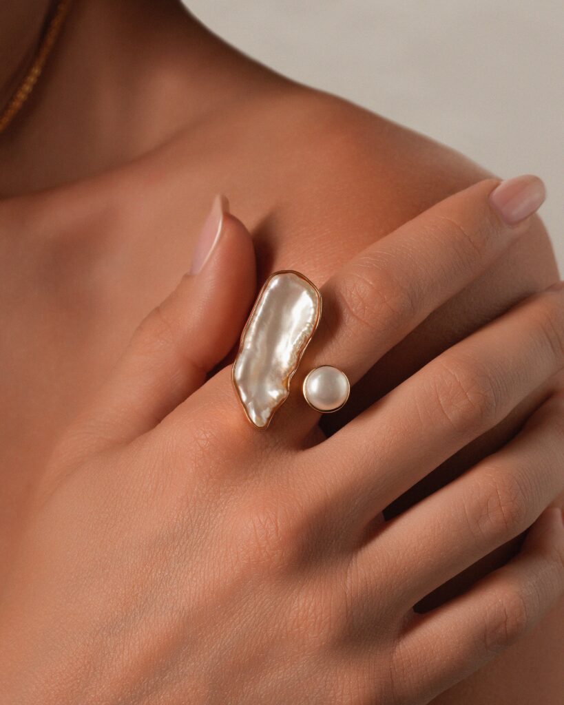Mother Pearl Piece & Pearl 18K Gold Plated Ring