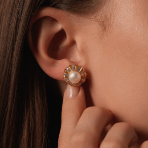 Crown Pearl Stud Earrings