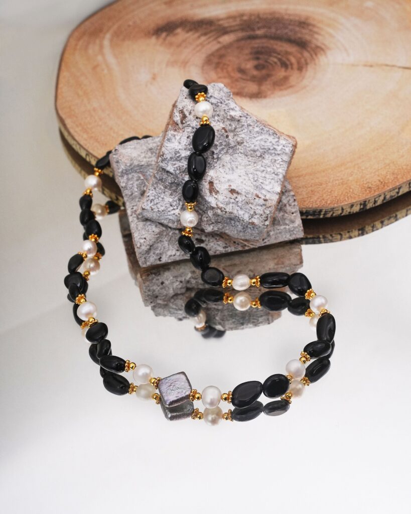 Black Stones & Pearl Unique Necklace