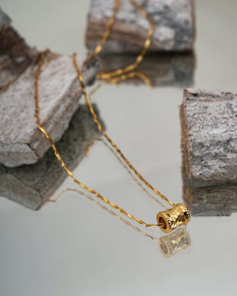 Thread Hold 18K Gold Plated Necklace