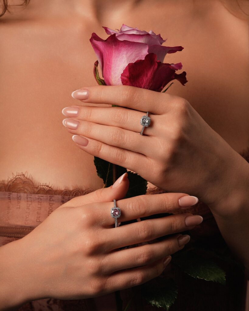 Roche Box White Dazzle Ring